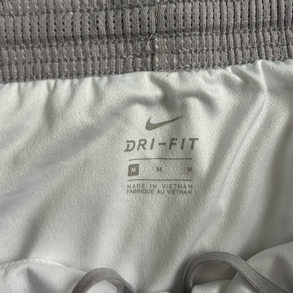 Nike dri-fit shorts - Picture 2 of 2